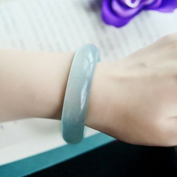 100% Authentic Icy Grade A Jadeite Jade Bangle Bracelet 57mm NWT - Picture 4 of 10